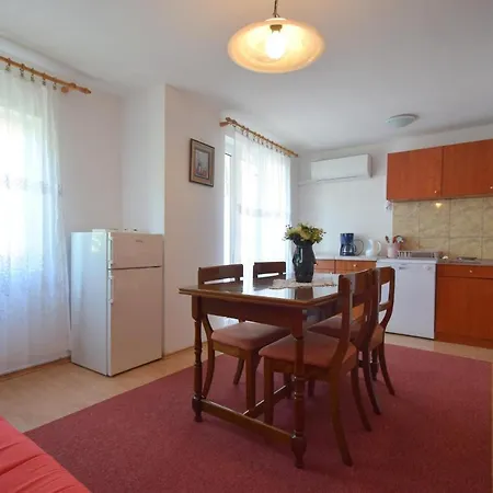 Fejer Apartman Njivice