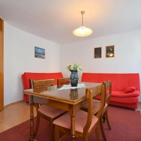 Fejer Apartment *