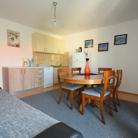 Fejer Apartment *